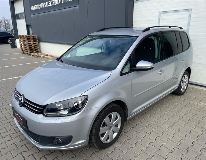Volkswagen Touran 1