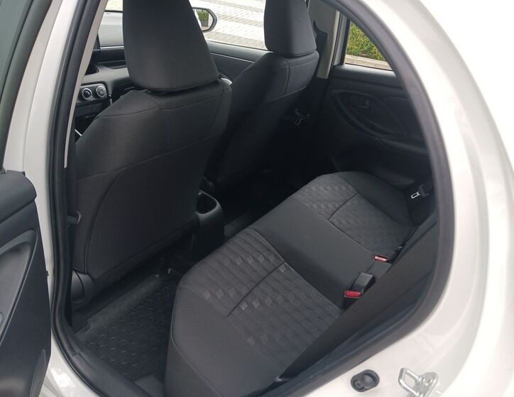Toyota Yaris 12