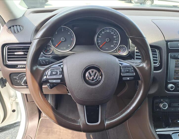 Volkswagen Touareg 13