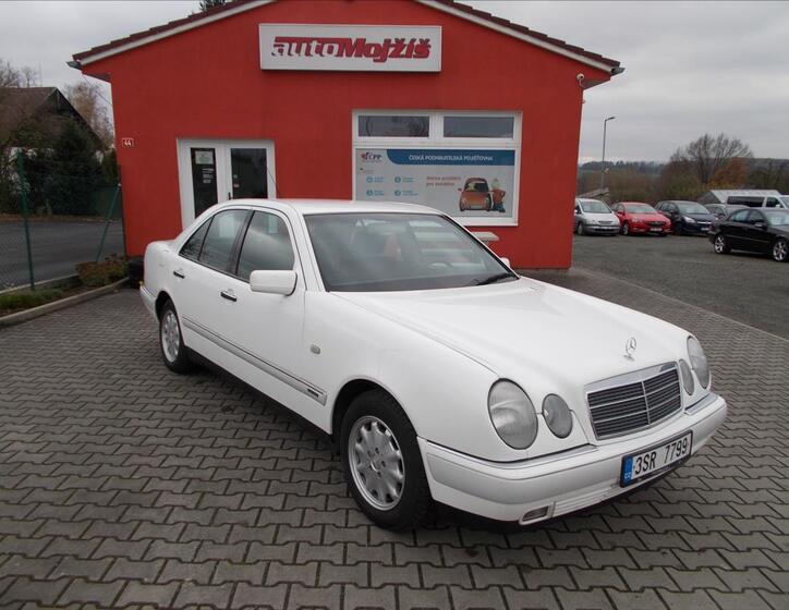 Mercedes-Benz Třídy E 1