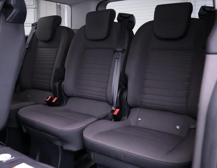 Ford Tourneo Custom 18
