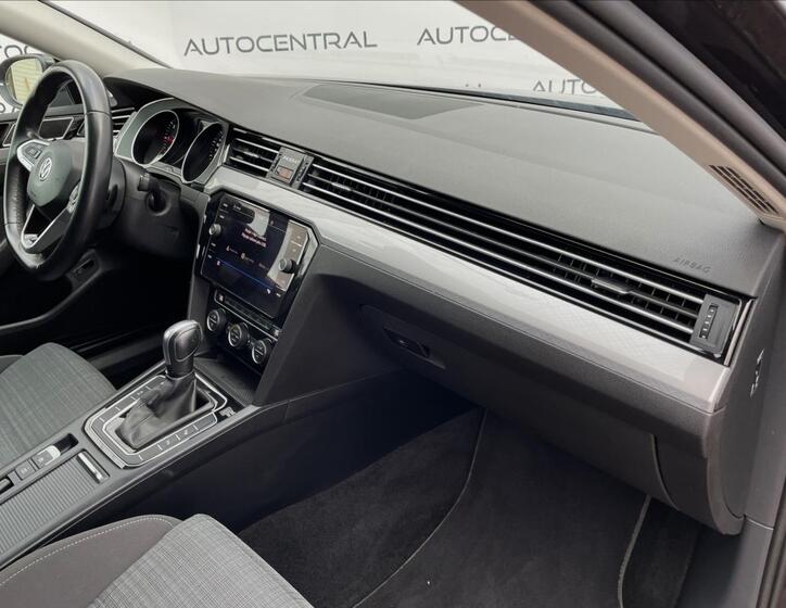 Volkswagen Passat 24