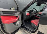 Jaguar F-Pace 10
