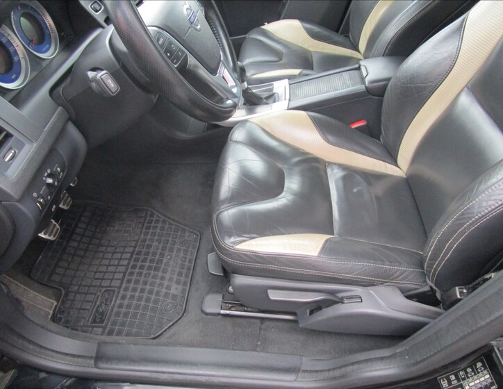 Volvo XC60 11