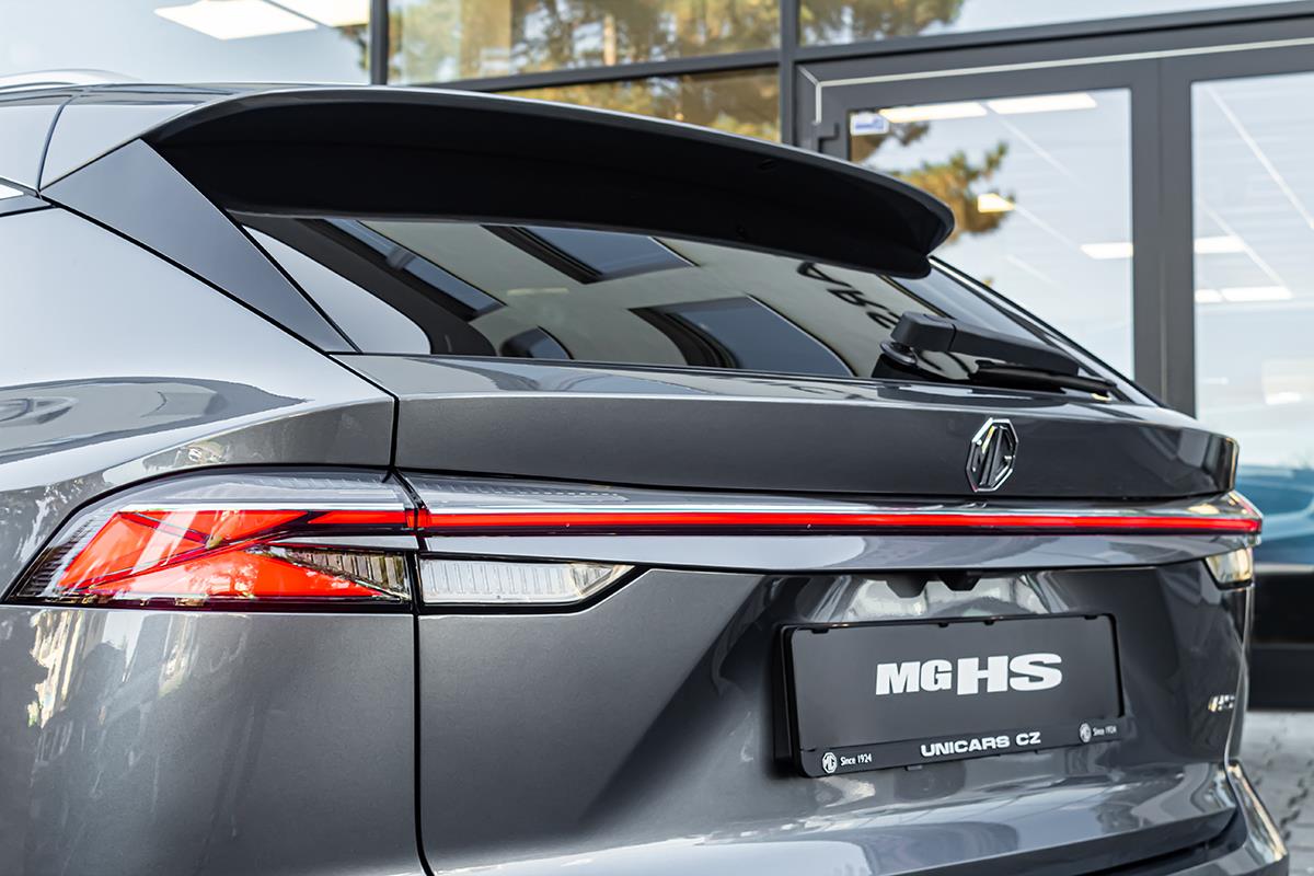 MG HS