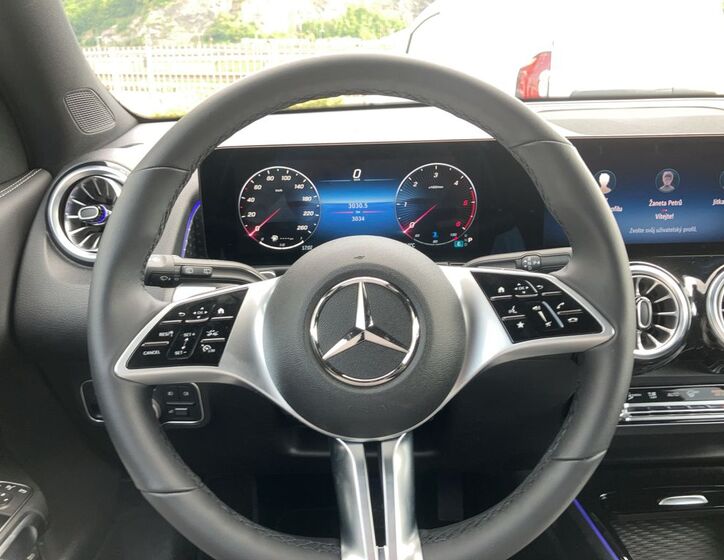 Mercedes-Benz GLB 18