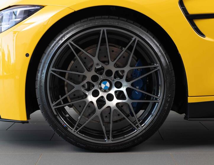 BMW M4 6