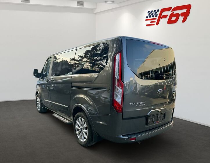 Ford Tourneo Custom 4