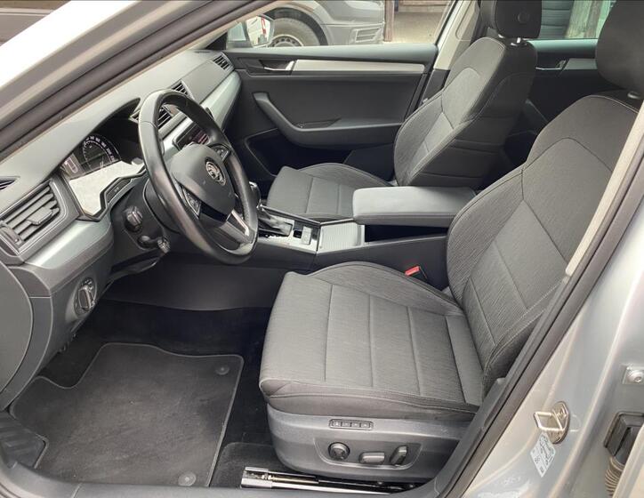 Škoda Superb 11