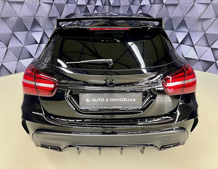Mercedes-Benz GLA 6