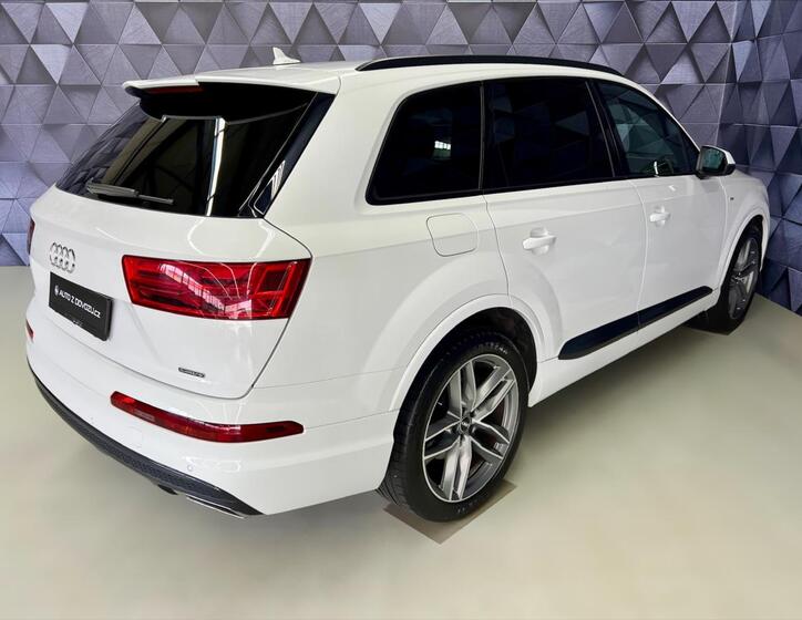 Audi Q7 7