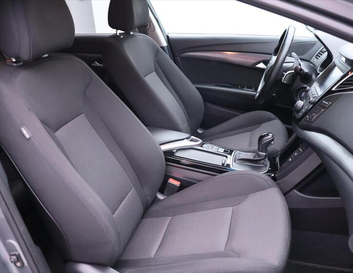 Hyundai i40 13