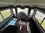 Land Rover Defender 14