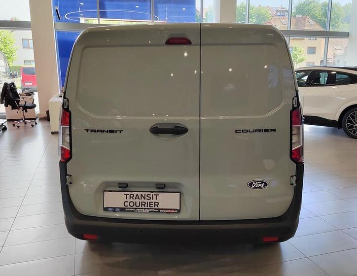 Ford Transit Courier 6