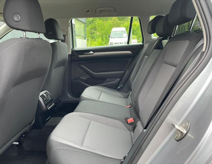 Volkswagen Passat 11