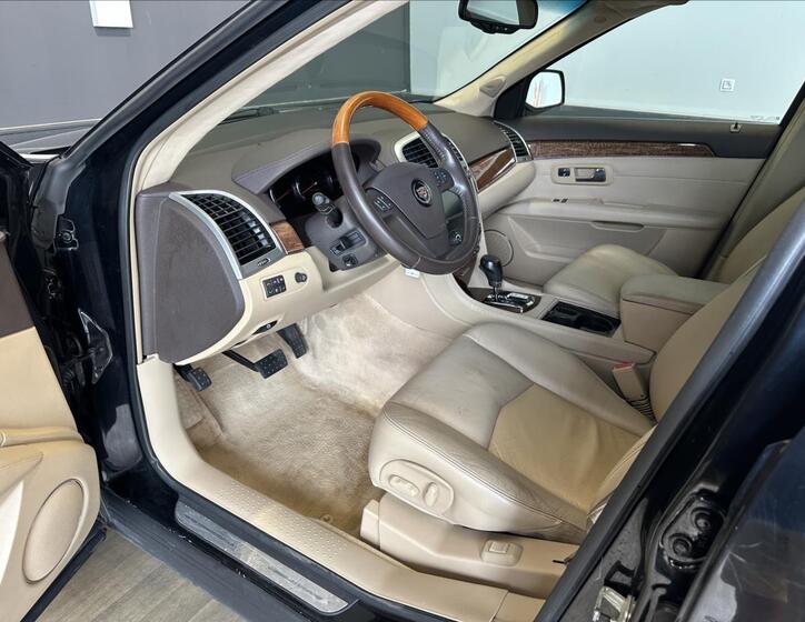 Cadillac SRX 9