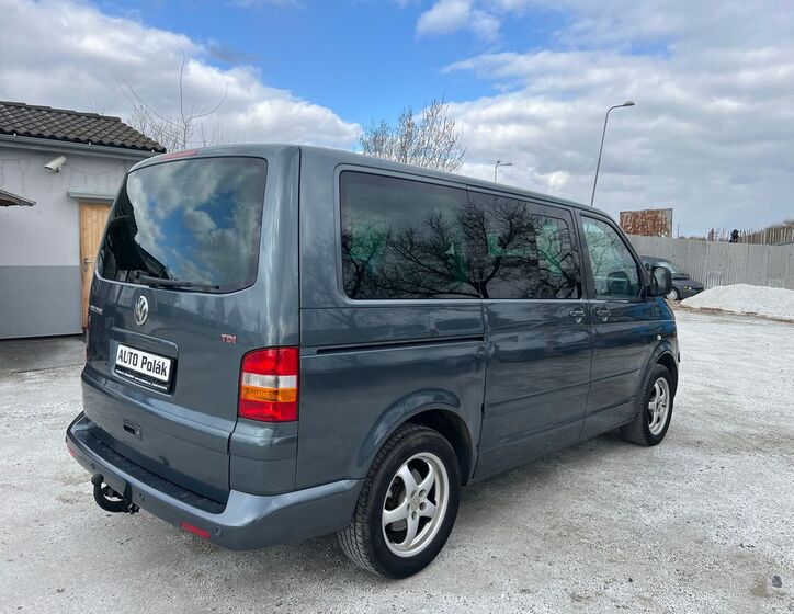 Volkswagen Multivan 13