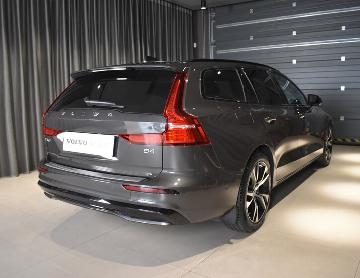 Volvo V60 4
