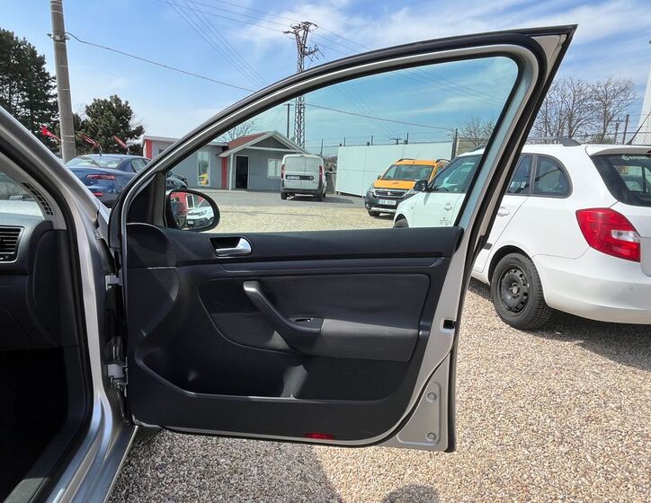 Volkswagen Golf 16
