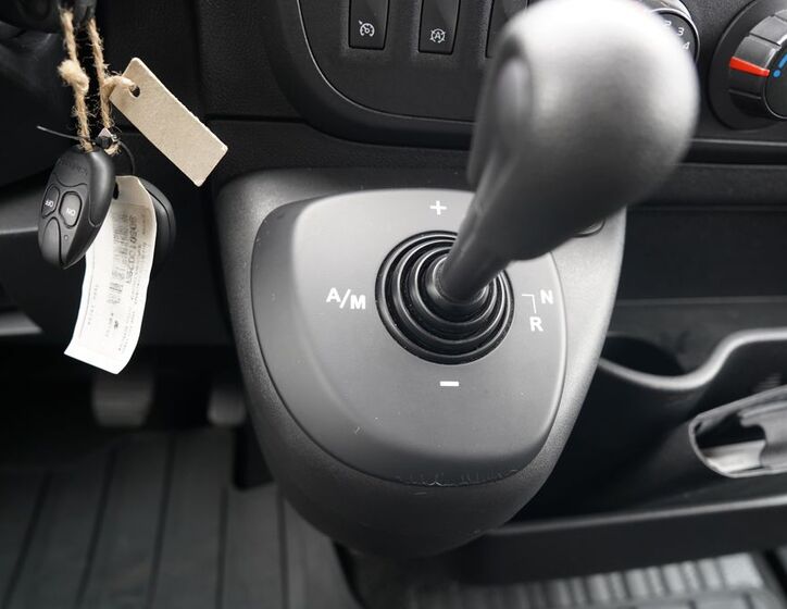 Nissan NV400 30