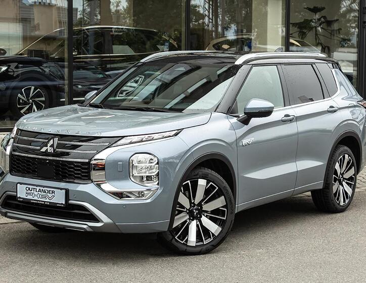 Mitsubishi Outlander 1
