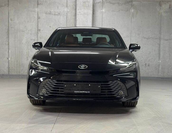 Toyota Camry 2