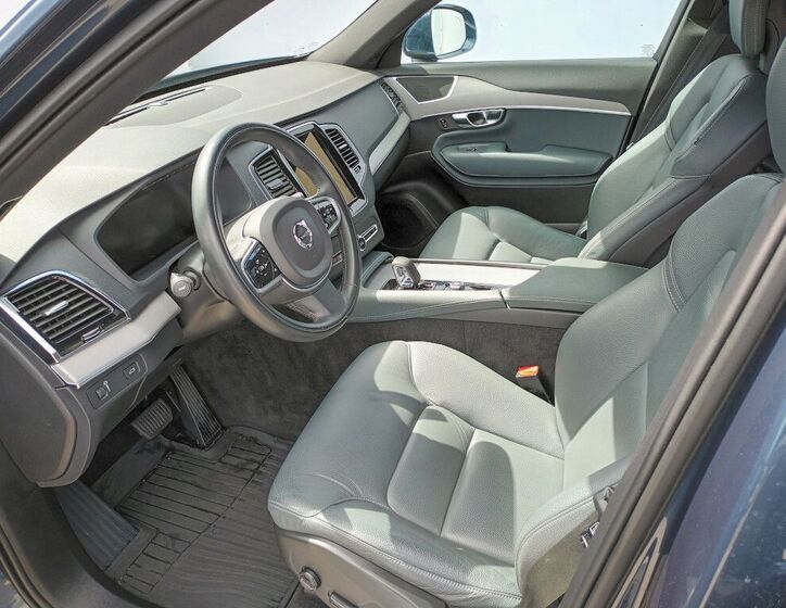 Volvo XC90 11