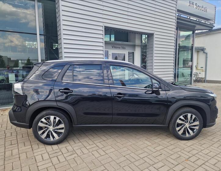 Suzuki S-Cross 8