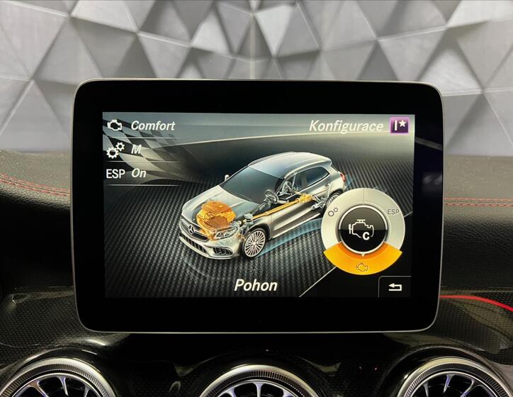 Mercedes-Benz GLA 15