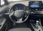 Toyota C-HR 13