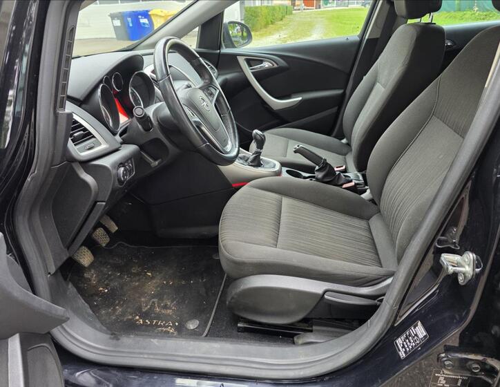 Opel Astra 9
