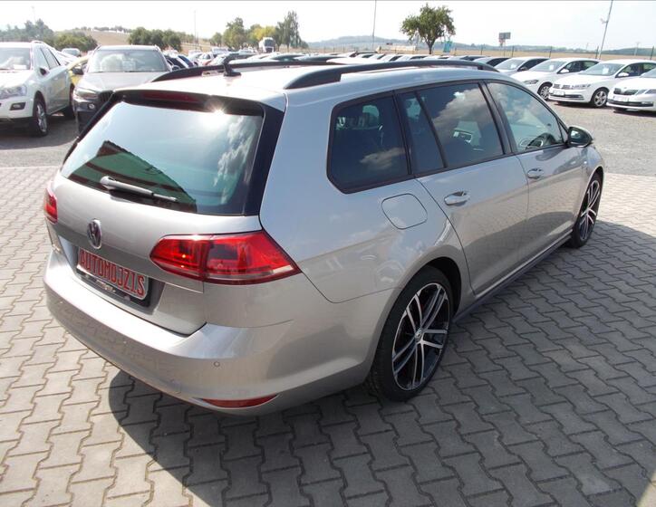 Volkswagen Golf 10
