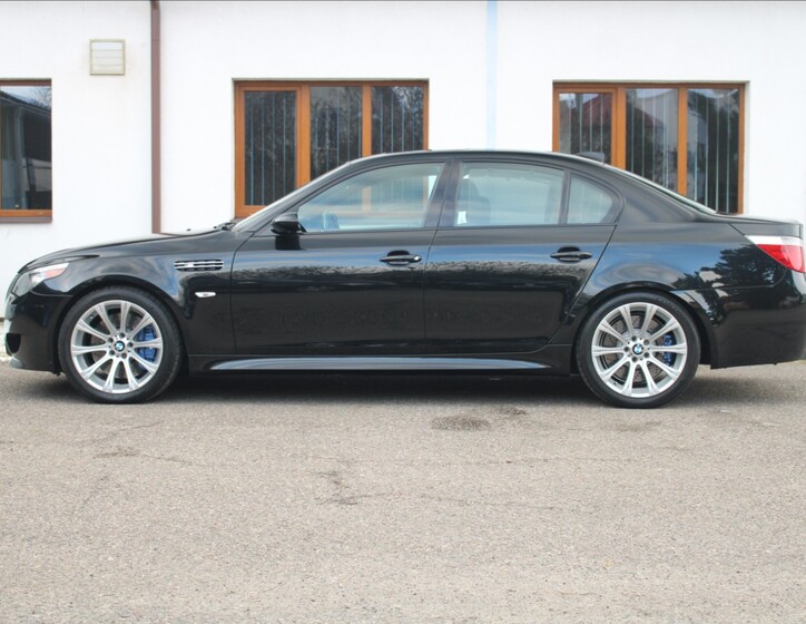 BMW M5 6