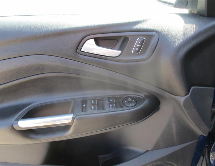 Ford Kuga 26