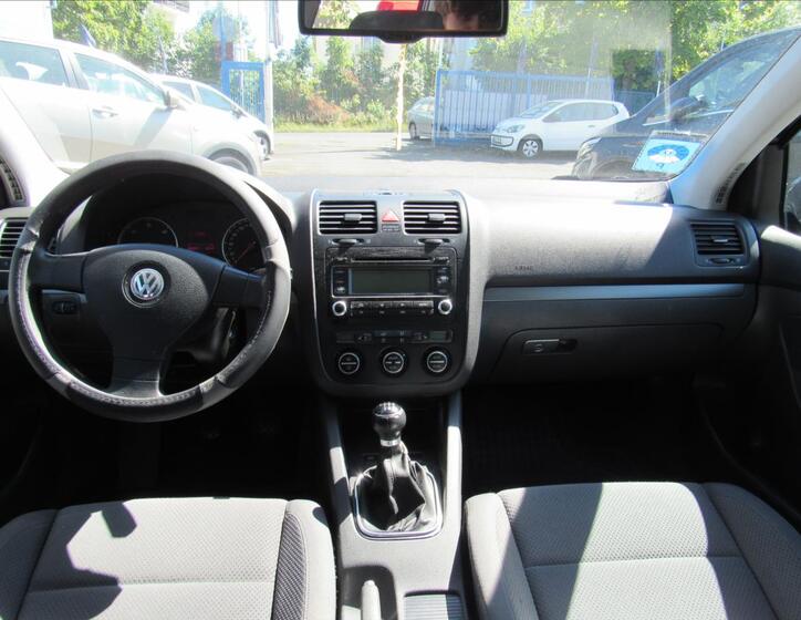 Volkswagen Golf 11