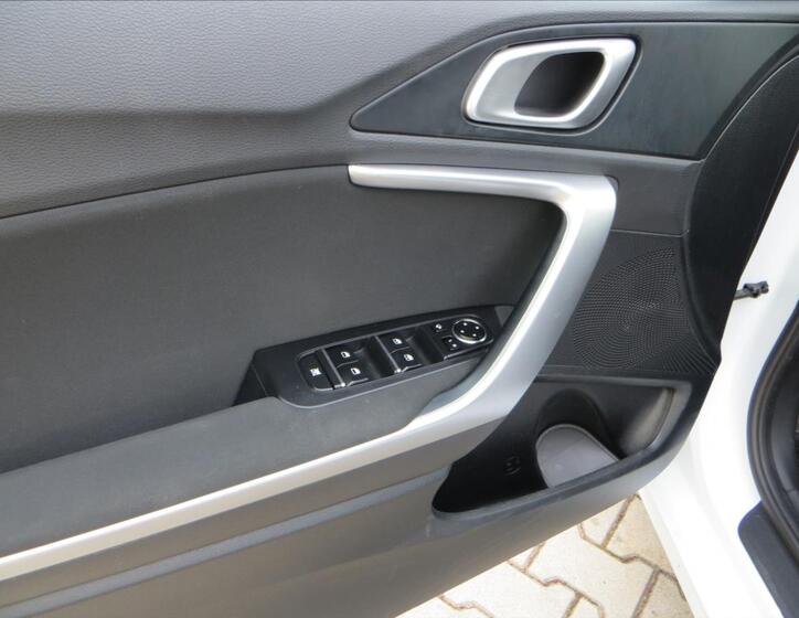 KIA Ceed 11