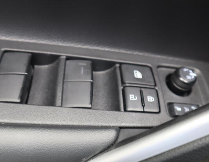 Toyota Corolla Cross 10