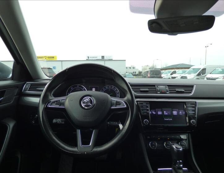 Škoda Superb 18