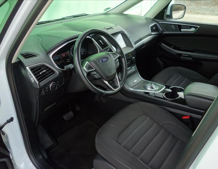 Ford Galaxy 17