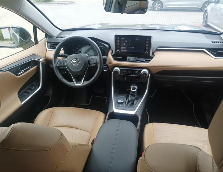 Toyota RAV4 8