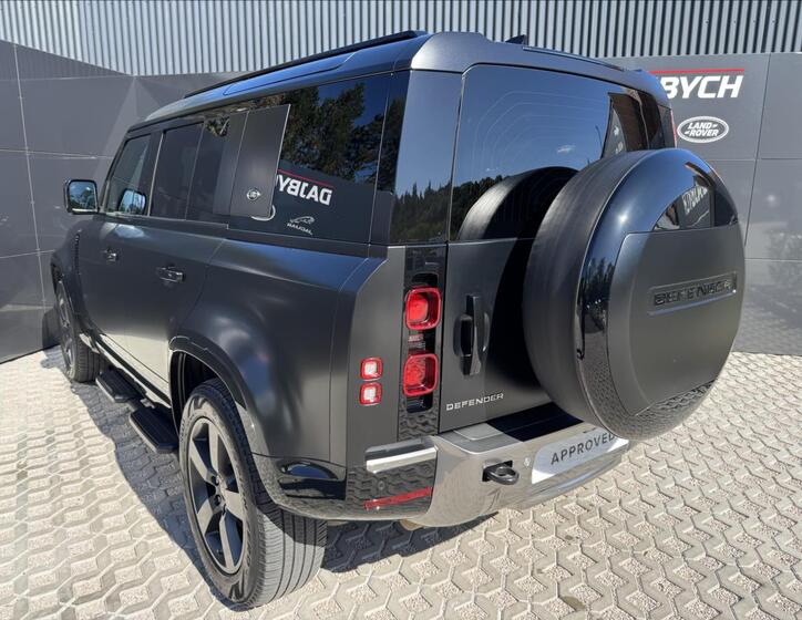 Land Rover Defender 6