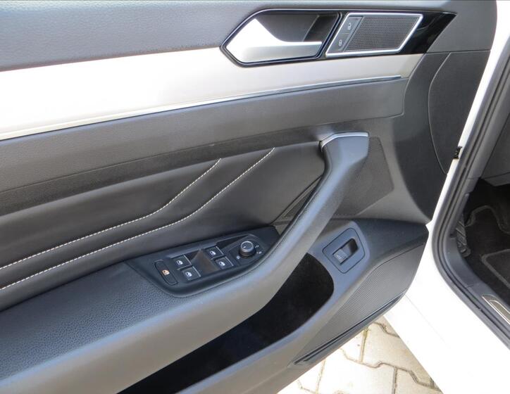 Volkswagen Passat 12