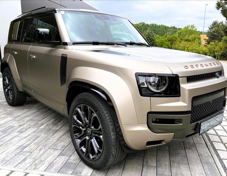 Land Rover Defender 14