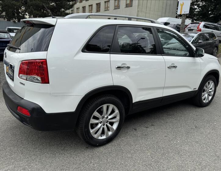 KIA Sorento 11