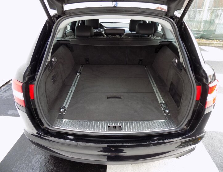 Jaguar XF 8