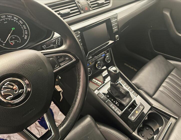 Škoda Superb 12