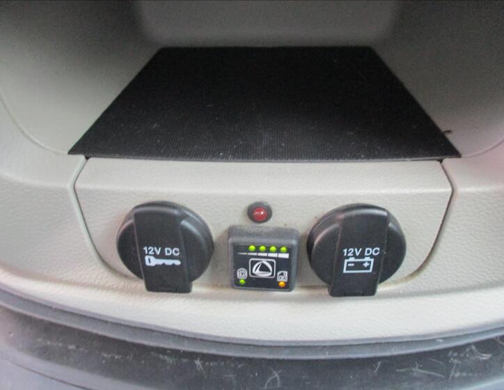 Chrysler Town & Country 26