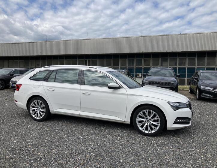 Škoda Superb 8