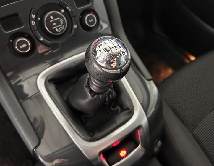 Peugeot 5008 16