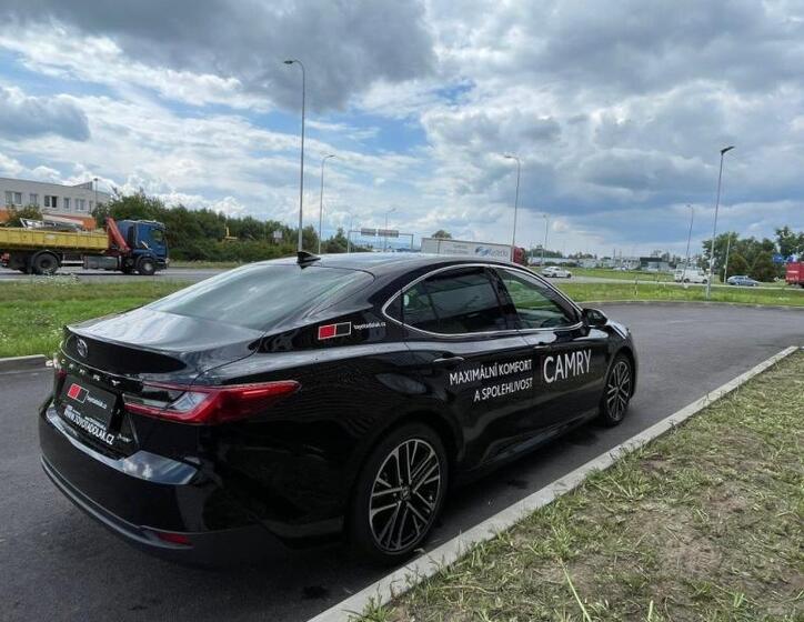 Toyota Camry 5